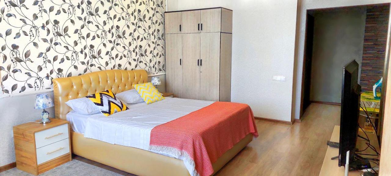 Apartment With Panoramic View In The Center Бішкек Екстер'єр фото